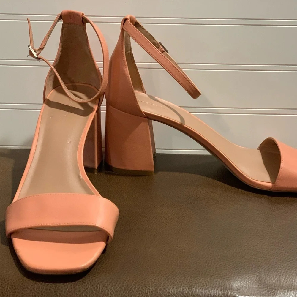 Women’s size‎ 11 peach chunky heeled sandal by Nordstrom.